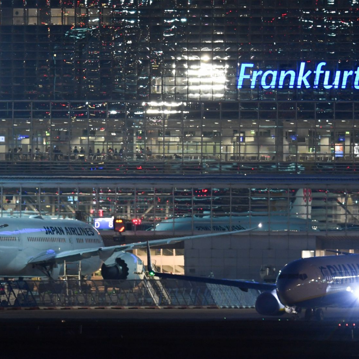 Am Frankfurter Flughafen wächst die Zahl der Flugbewegungen.  - Foto: Arne Dedert/dpa