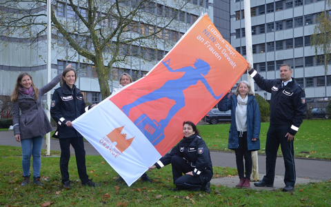 POL-ROW: Präventionsarbeit mit Musik: Polizeiorchester Niedersachsen begeistert Grundschülerinnen und Grundschüler in Zeven - Foto: presseportal.de