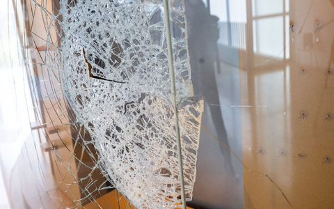 Einbrecher hatten 2022 im Kelten Römer Museum im oberbayerischen Manching einen mehrere Millionen Euro teuren Goldschatz aus der Keltenzeit erbeutet. (Archivbild) - Foto: Peter Kneffel/dpa