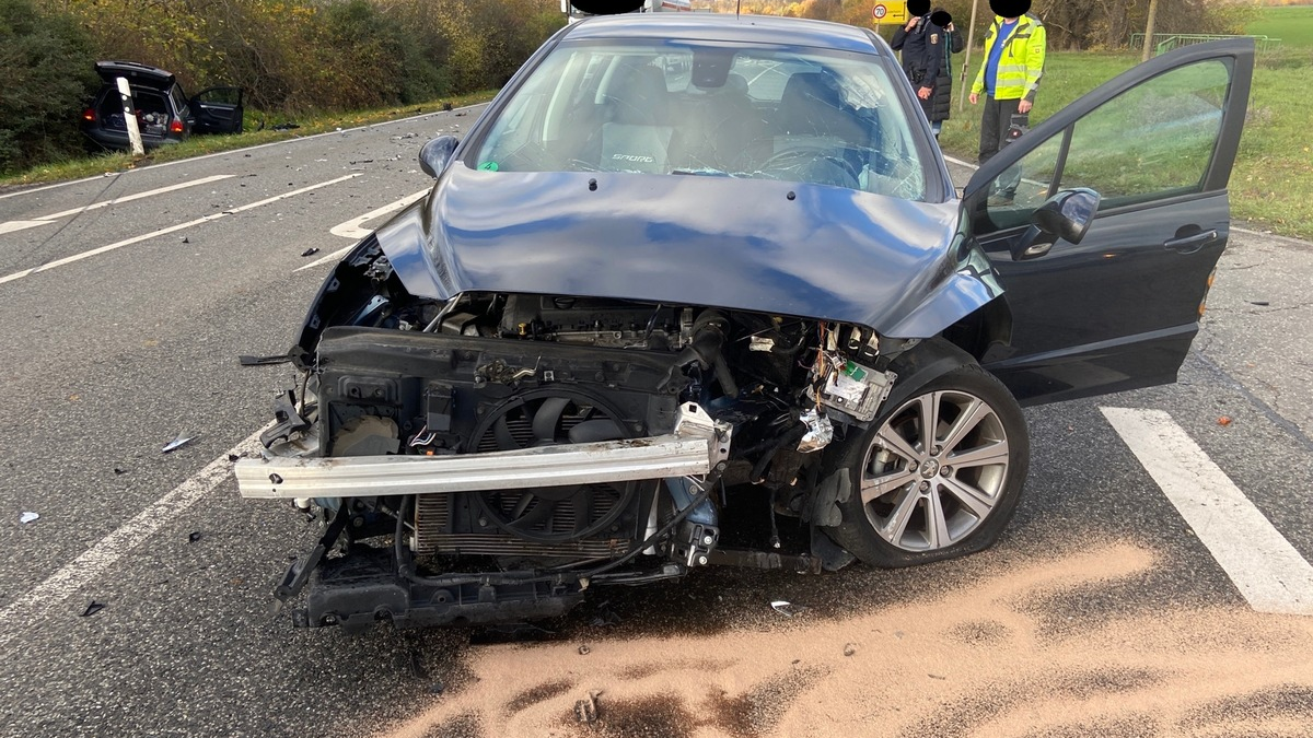 POL-PDNW: Personenschaden durch Frontalzusammenstoß - Foto: presseportal.de