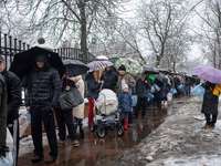 Russland überzog Kiew in der Nacht wieder mit schweren Angriffen. - Foto: Evgeniy Maloletka/AP/dpa