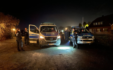 FW-MH: Brand in leerstehender Lagerhalle - Foto: presseportal.de