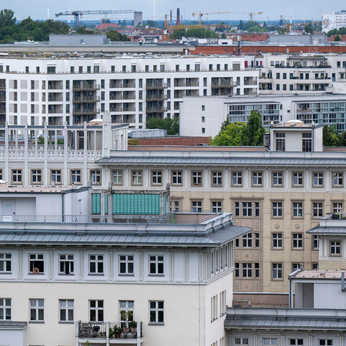 Stadtviertel in Berlin: Gerade in Großstädten wohnen Menschen oft auf engem Raum. - Foto: Monika Skolimowska/dpa