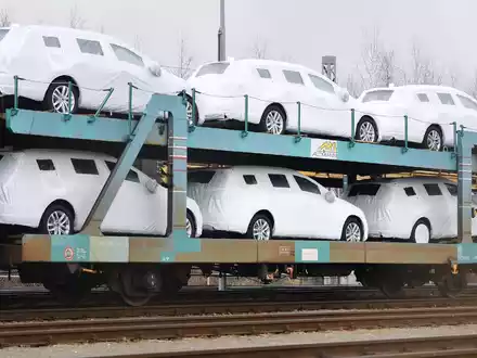 In Westeuropa werden 2030 nach Ansicht von Automanagern 30 Prozent der verkauften Neuwagen E-Autos sein. - Foto: Hendrik Schmidt/dpa-Zentralbild/ZB