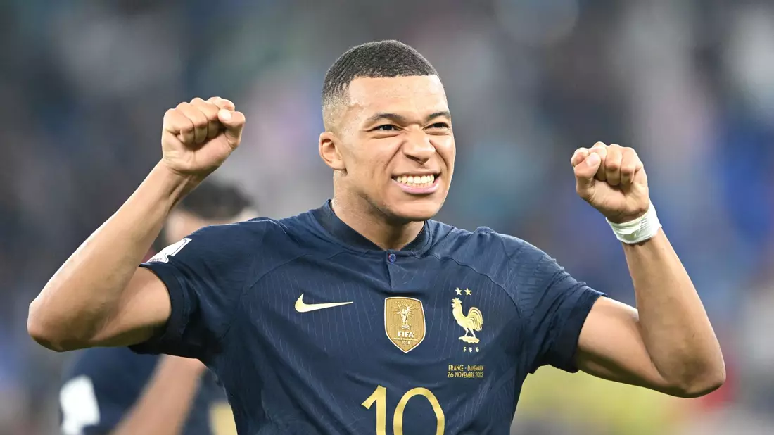Der französische Superstar Kylian Mbappé kam nach seinem Nasenbeinbruch noch nicht zum Einsatz. - Bild: Robert Michael/dpa