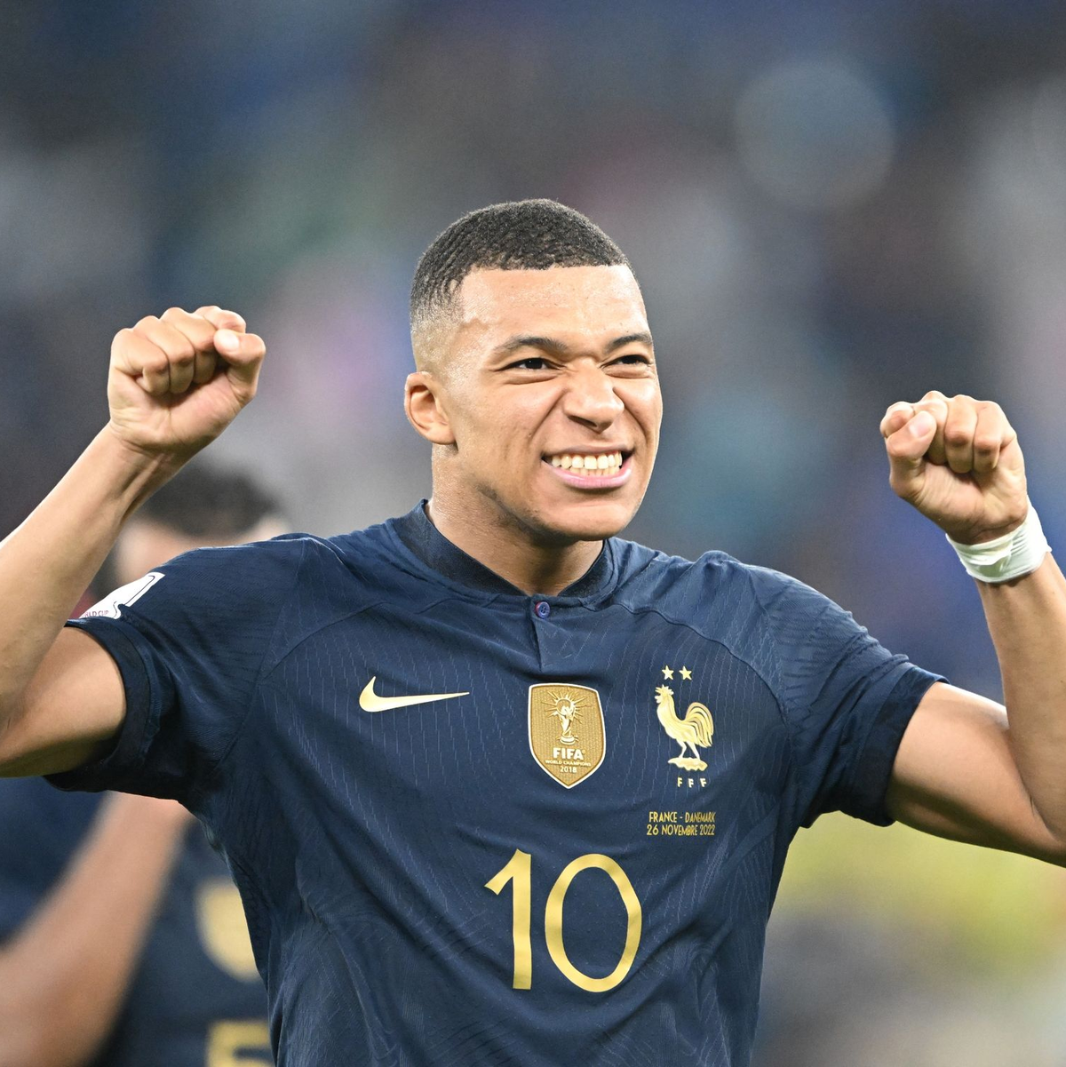 Der französische Superstar Kylian Mbappé kam nach seinem Nasenbeinbruch noch nicht zum Einsatz. - Foto: Robert Michael/dpa