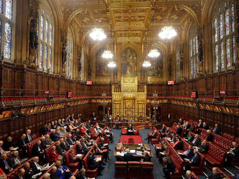 Mit etwa 800 Mitgliedern gilt das House of Lords als zweitgrößte Parlamentskammer der Welt. (Archivbild) - Foto: Kirsty Wigglesworth/AP POOL/dpa