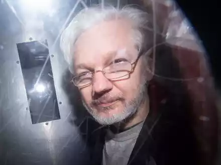 Für seine Unterstützer ist Assange ein mutiger Kämpfer, der einem mächtigen Staat die Stirn geboten hat. - Foto: Dominic Lipinski/PA Wire/dpa