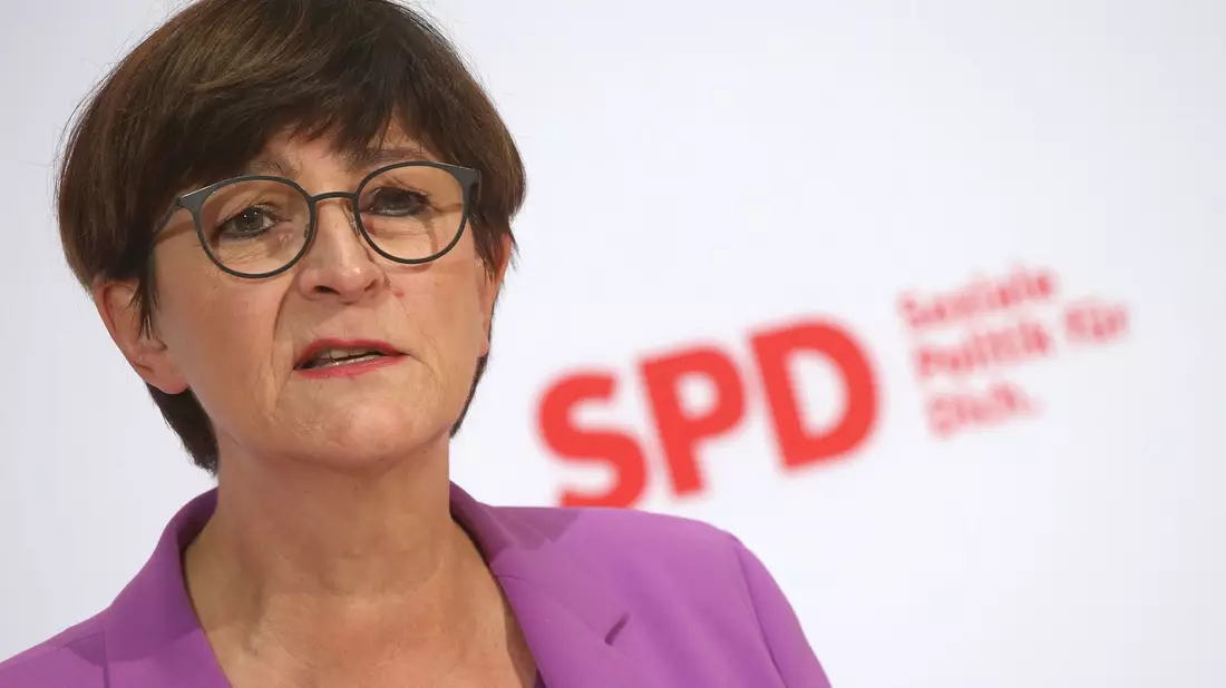 Saskia Esken sieht eine Erhöhung des Renteneintrittsalters kritisch. - Bild: Wolfgang Kumm/dpa