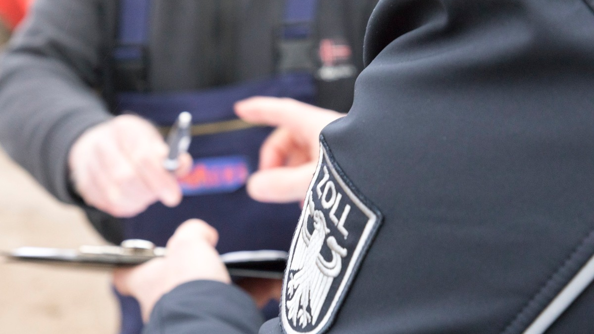 HZA-LÖ: Zoll prüft den Getränkeeinzelhandel, Kioske und Tankstellenshops - Foto: presseportal.de