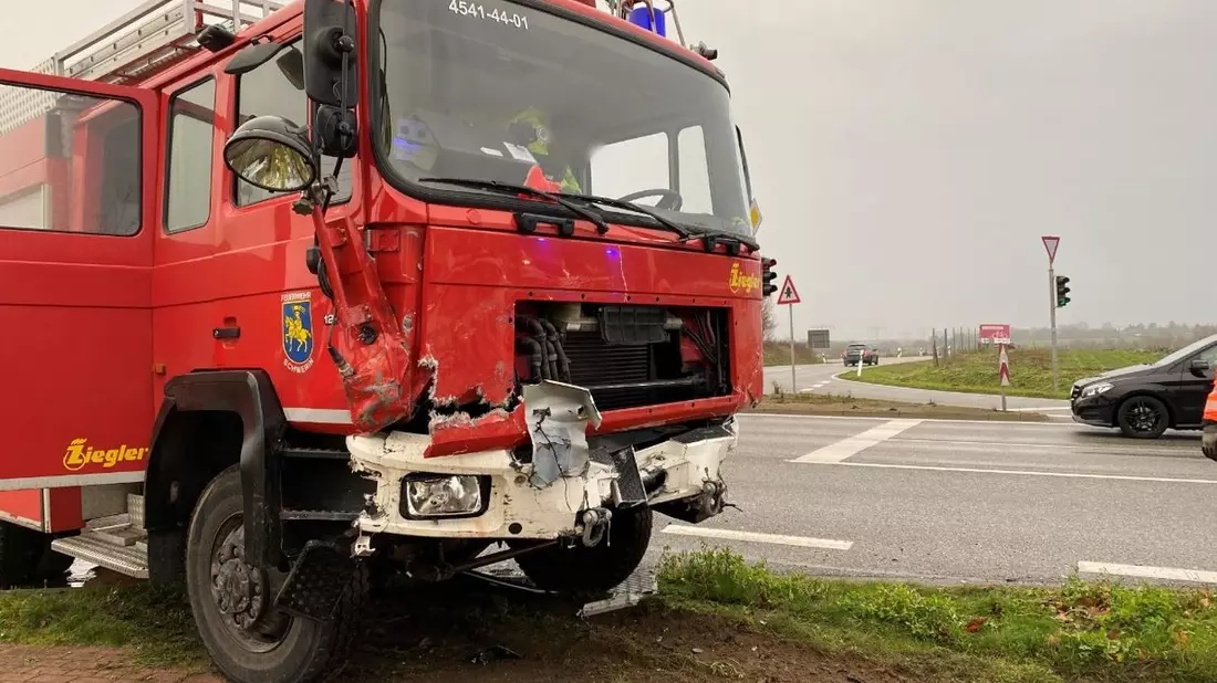 POL-ME: Auto nach Auffahrunfall in Flammen - Ratingen - 2407042 - Bild: presseportal.de