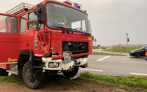 POL-ME: Auto nach Auffahrunfall in Flammen - Ratingen - 2407042 - Foto: presseportal.de