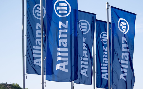 Allianz-Chef Oliver Bäte spricht von einem «sehr, sehr erfolgreichen Jahr» 2023. - Foto: Sven Hoppe/dpa