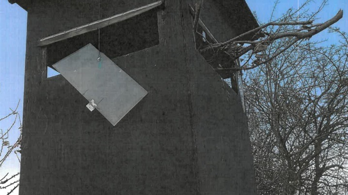 POL-OF: Erneut brannte ein Hochsitz: Wer kann Hinweise geben? - Foto: presseportal.de