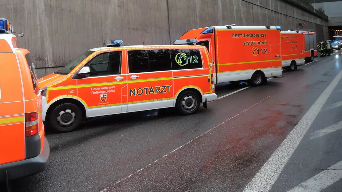 FW-BN: Verkehrsunfall zwischen LKW und PKW auf der A565 - Smartwatch sorgt für schnelles Eintreffen der Rettungskräfte - Bild: presseportal.de