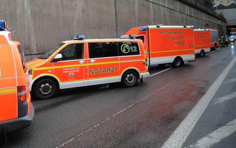 FW-BN: Verkehrsunfall zwischen LKW und PKW auf der A565 - Smartwatch sorgt für schnelles Eintreffen der Rettungskräfte - Foto: presseportal.de