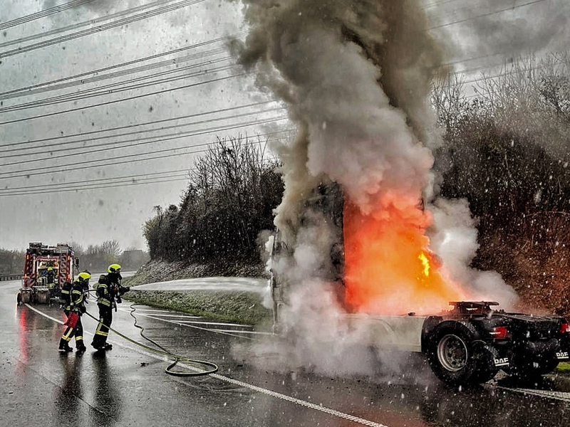 FW-DO: Zimmerbrand in einem Mehrfamilienhaus // Keine Verletzten - Foto: presseportal.de