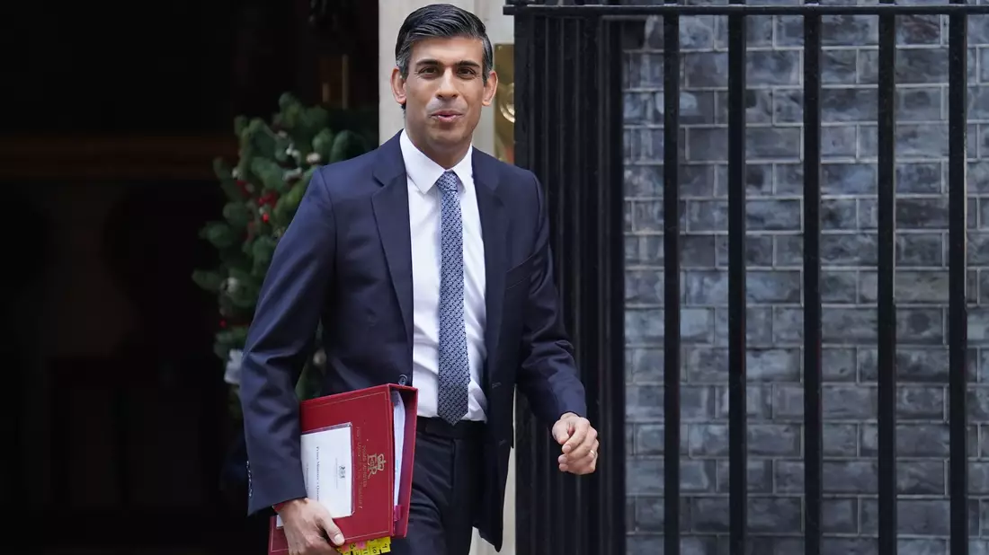 Rishi Sunak kann die Abwärtsspirale nicht stoppen. - Bild: James Manning/PA Wire/dpa