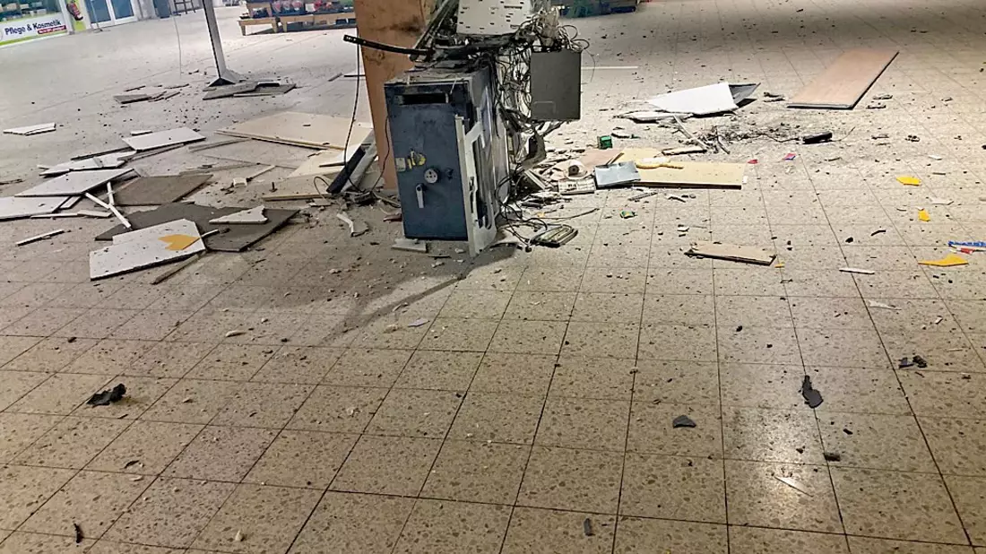 POL-DU: Marxloh: Geldautomat gestohlen - Polizei sucht Zeugen - Bild: presseportal.de