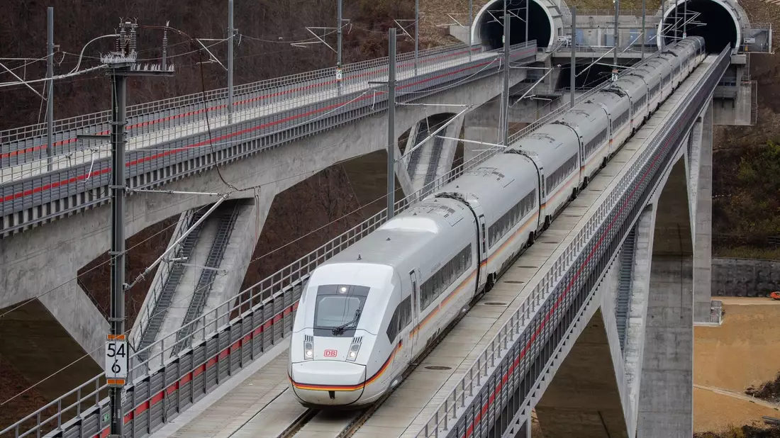 Aufgrund fehlender Mittel droht der Neu- und Ausbau der Bahn-Infrastruktur zu stocken. (Archivbild) - Bild: Christoph Schmidt/dpa