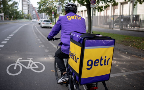 Der Lebensmittel-Lieferdienst Getir will sich von rund 2500 Mitarbeitern trennen. - Foto: Michael Kappeler/dpa
