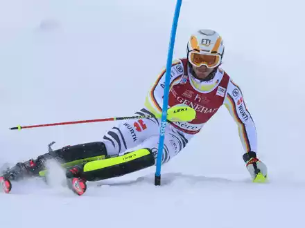 Kam in der Jahreswertung auf Platz zwei: Linus Strasser. - Foto: Marco Trovati/AP/dpa
