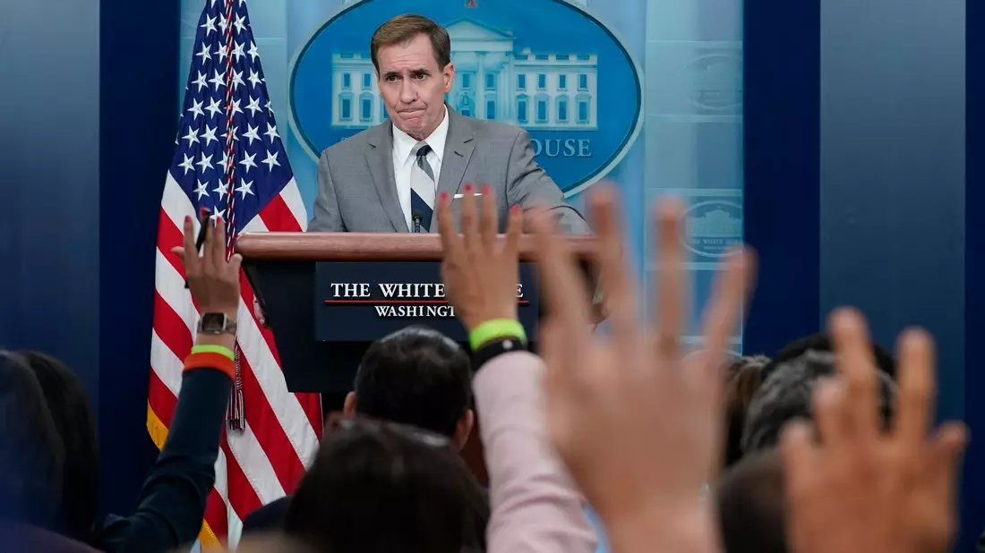 Der Sprecher des Nationalen Sicherheitsrates John Kirby hat sich zur Streumunition in der Ukraine geäußert. - Bild: Susan Walsh/AP/dpa