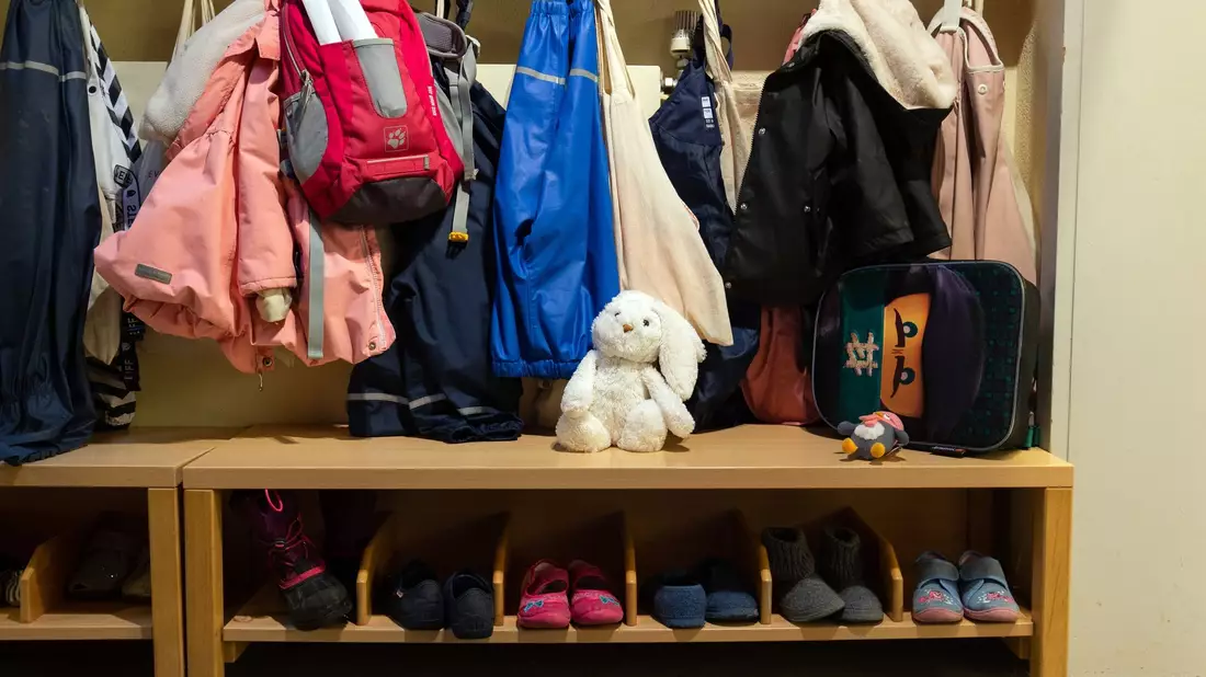 Wegen sinkender Geburtenzahlen geht die Zahl der Kita-Kinder zurück. (Symbolbild) - Bild: Friso Gentsch/dpa