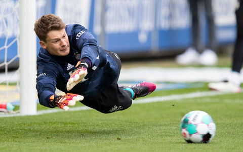 Will ins Bayern-Tor: Stuttgarts Alexander Nübel - Foto: Tom Weller/dpa Will ins Bayern-Tor: Stuttgarts Alexander Nübel - Foto: Tom Weller/dpa
