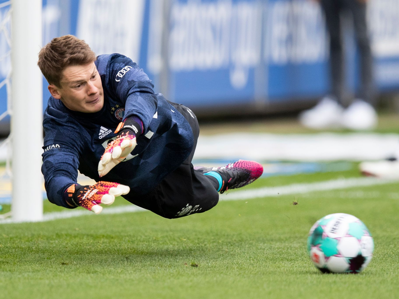 Torwart Alexander Nübel wird auch in den nächsten beiden Saisons beim VfB Stuttgart zwischen den Pfosten stehen. - Foto: Tom Weller/dpa