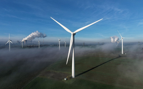 Laut einem Windenergieverband baut Europa nicht genug neue Windparks, um seine Energieziele für 2030 zu erreichen. - Foto: Henning Kaiser/dpa