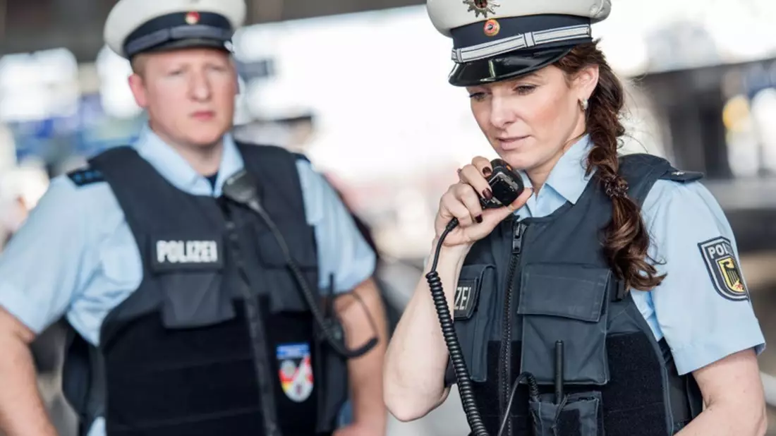 Bundespolizeidirektion München: 13-Jährige Zwillinge reisen durch Europa - Bild: presseportal.de