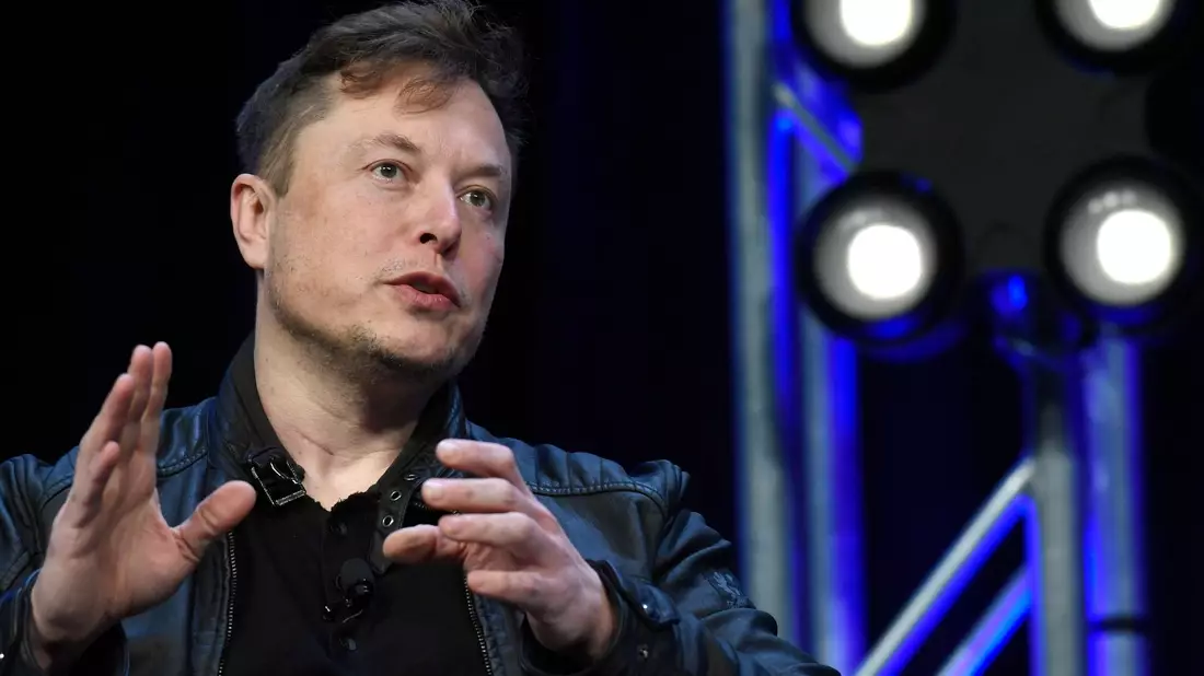Tech-Milliardär Elon Musk hatte im vergangenen Herbst Twitter übernommen. Die Plattform wurde mittlerweile in X umbenannt. - Bild: Susan Walsh/AP/dpa/Archiv