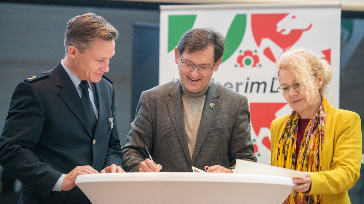 FW Alpen: Jahreshauptversammlung 2025 der Einheit Menzelen - Foto: presseportal.de