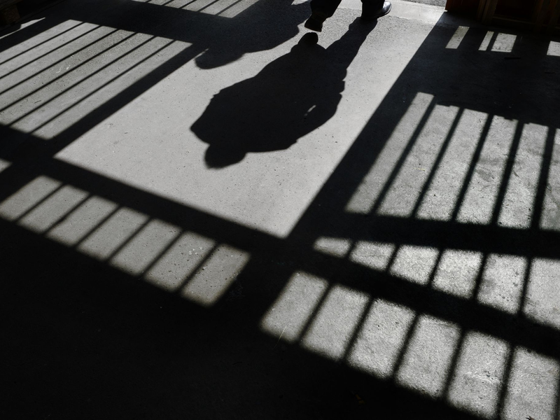 Nach Angaben der Sicherheitsorgane wird geprüft, ob der Ausbruch von außen koordiniert wurde (Symbolbild). - Foto: Felix Kästle/dpa