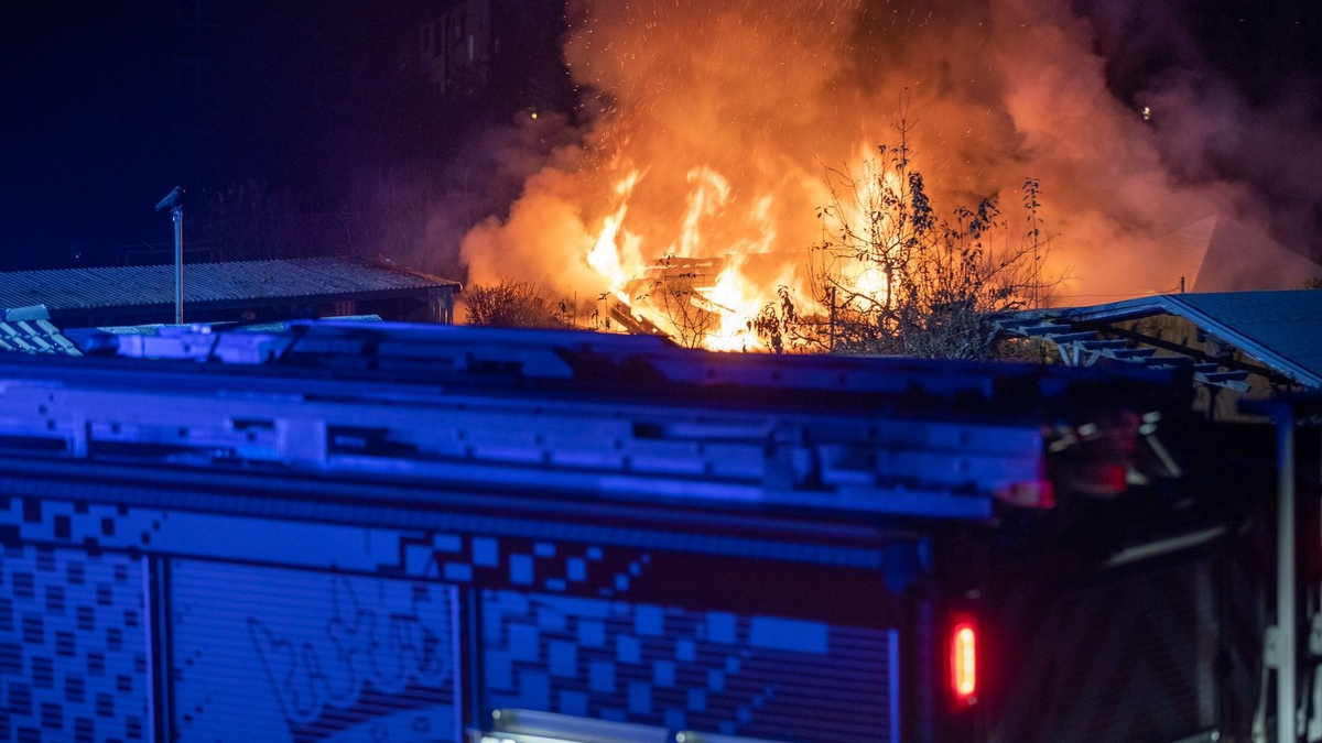 POL-ROW: ++ Bauwagen in Ostervesede in Brand geraten ++ Unfallflucht nach Zusammenstoß mit elektrischem Krankenfahrstuhl ++ Nach illegaler Böllerei angetroffen ++ - Foto: presseportal.de