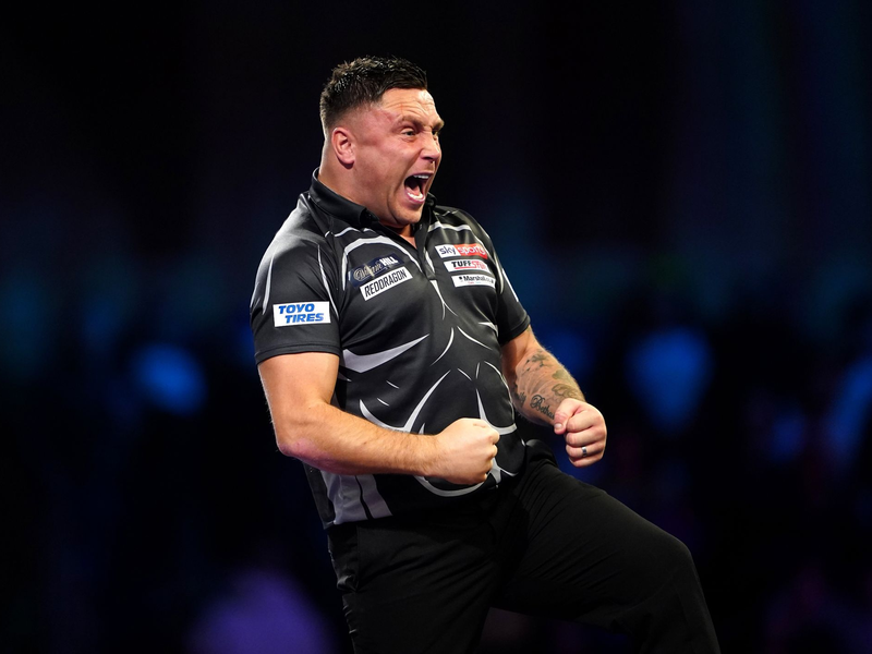Sorgte mit seinen Kopfhörern bei der Darts-WM im Vorjahr für Aufsehen: Gerwyn Price. - Foto: Zac Goodwin/PA Wire/dpa