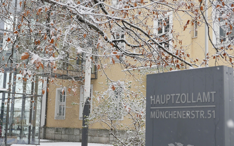 HZA-KA: Hauptzollamt trotz umfangreicher Bauarbeiten vollständig erreichbar / Barrierefreier Zugang ist gewährleistet - Foto: presseportal.de