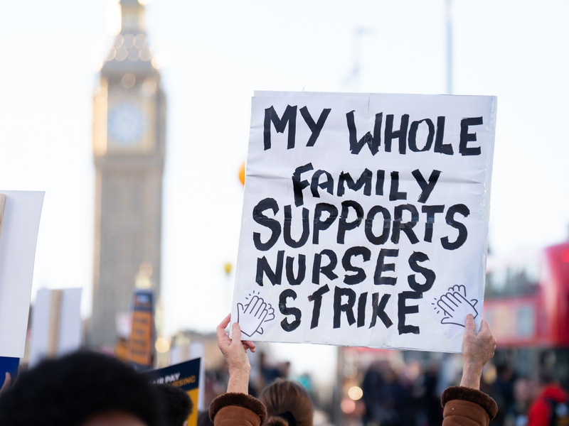 Die Lokführer in Großbritannien streiken. - Foto: James Manning/PA Wire/dpa