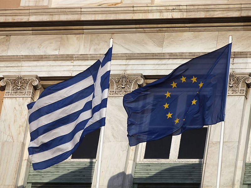 Fahnen von Griechenland und EU - Foto: ?ber dts Nachrichtenagentur