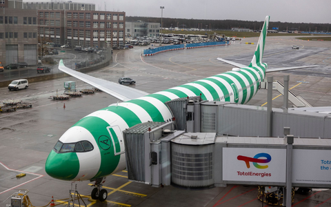 Mehrere Passagiere an Bord eines Condor-Flugs klagten über Unwohlsein (Archivbild). - Foto: Helmut Fricke/dpa