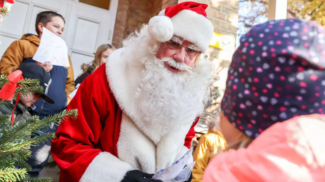 Der Weihnachtsmann in Himmelpfort - bald macht er sich wieder auf den Weg. - Bild: Gerald Matzka/dpa