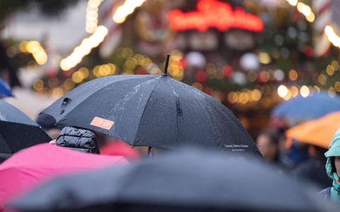 Nass wird es in den kommenden Tagen immer mal wieder.  - Foto: Marijan Murat/dpa