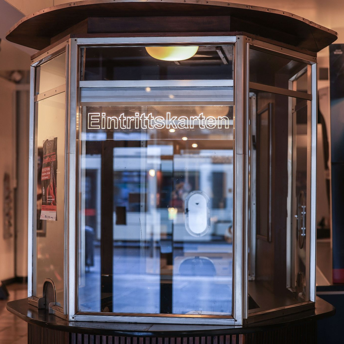 Die FSK mit Sitz in Wiesbaden sieht sich nach eigenen Angaben als «die bekannteste Jugendschutzmarke in Deutschland. (Symbolbild) - Foto: Oliver Berg/dpa