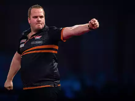Für Dirk van Duijvenbode ist die Darts-WM vorbei. - Foto: Steven Paston/PA Wire/dpa