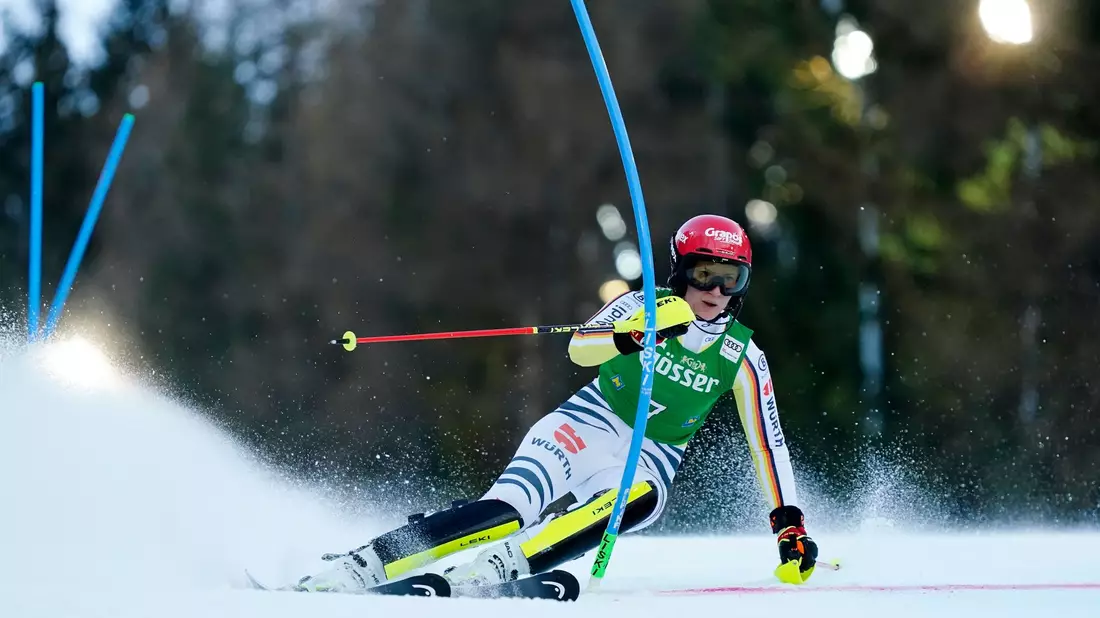 Lena Dürr belegte beim Slalom in Lienz den zweiten Platz. - Bild: Piermarco Tacca/AP/dpa