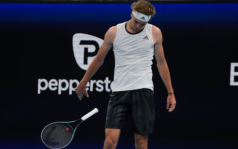 Alexander Zverev schied im vergangenen Jahr in Melbourne bereits in der zweiten Runde aus. - Foto: Mark Baker/AP/dpa