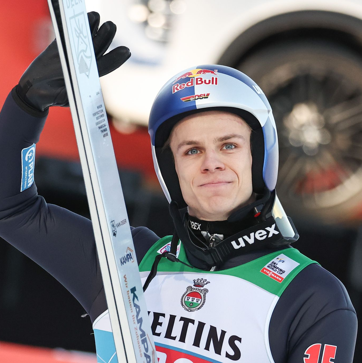 Setzte sich beim Auftaktspringen in Oberstdorf durch: Andreas Wellinger. - Foto: Daniel Karmann/dpa