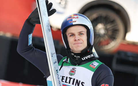 Kam in Bischofshofen auf Rang Fünf: Andreas Wellinger gestikuliert im Zielbereich. - Foto: Daniel Karmann/dpa