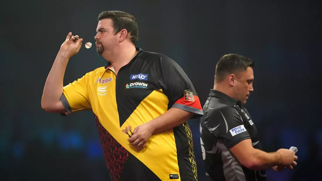 Gabriel Clemens trifft bei der Darts-WM auf Englands Top-Profi Dave Chisnall. - Bild: Zac Goodwin/PA Wire/dpa